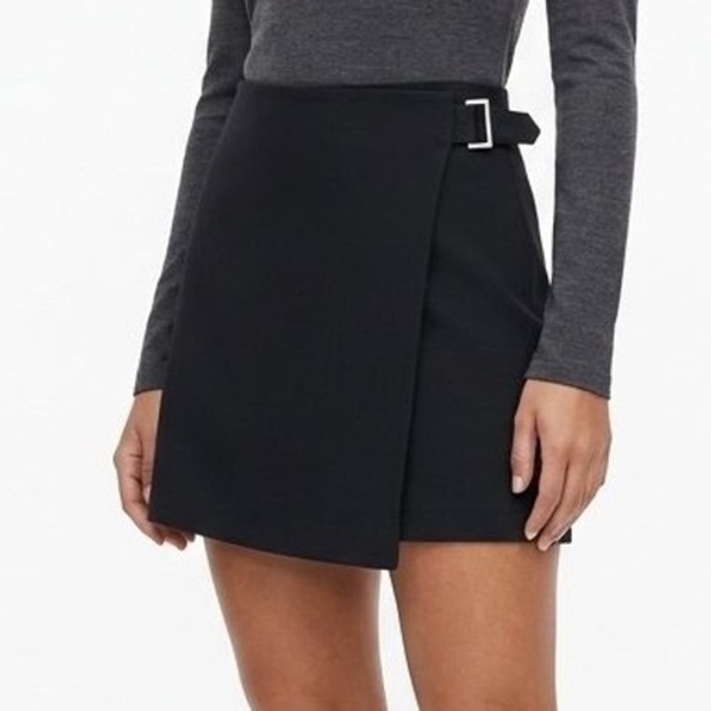 White House Black Market Black Faux Leather Trim Wrap Mini Skirt Size 6